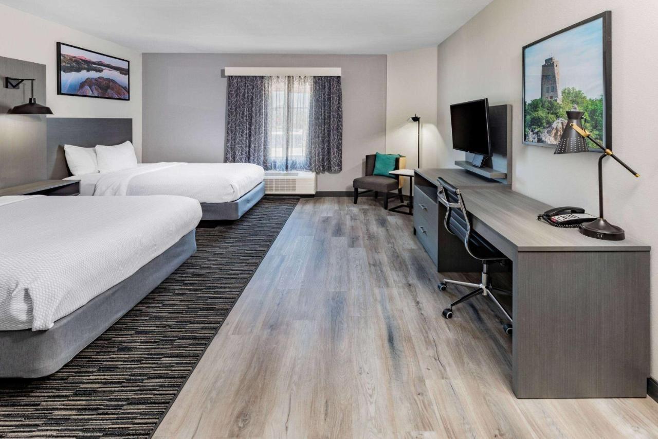 La Quinta Inn & Suites By Wyndham Ardmore Extérieur photo