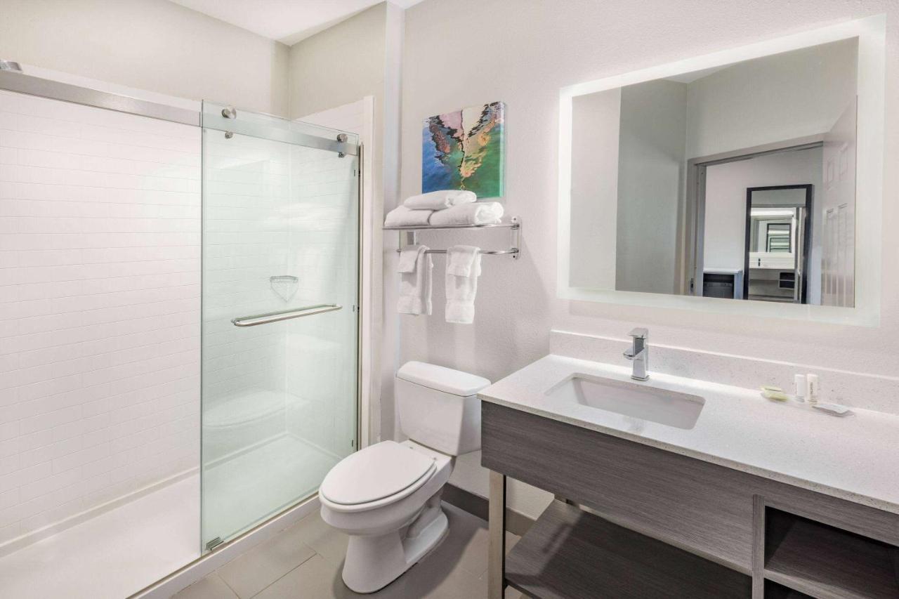 La Quinta Inn & Suites By Wyndham Ardmore Extérieur photo