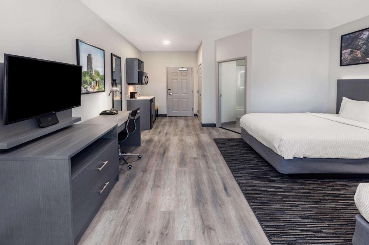 La Quinta Inn & Suites By Wyndham Ardmore Extérieur photo